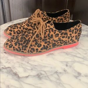 Leopard loafer/sneaker